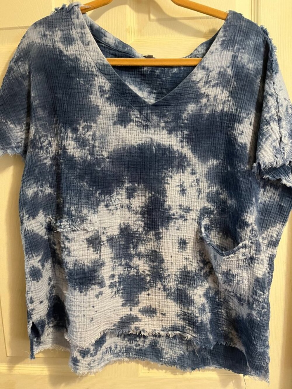Blue/White tie dye top